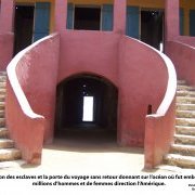 La maison des esclaves et la porte du voyage sans retour sur l'océan