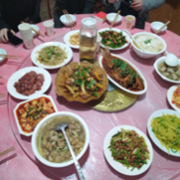 Table joliment garnie